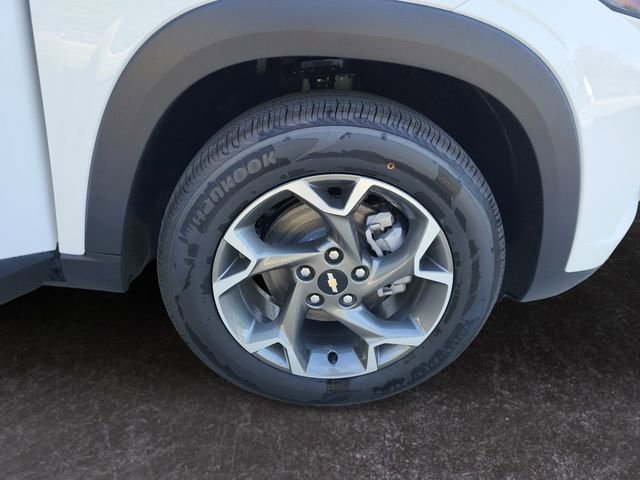 2025 Chevrolet Trax LT photo 28