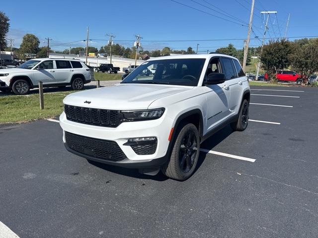 2025 Jeep Grand Cherokee Limited photo 2