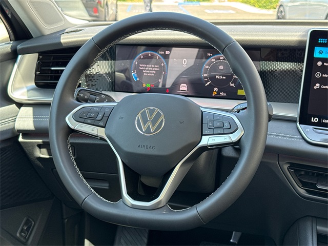 2025 Volkswagen Tiguan SE photo 22