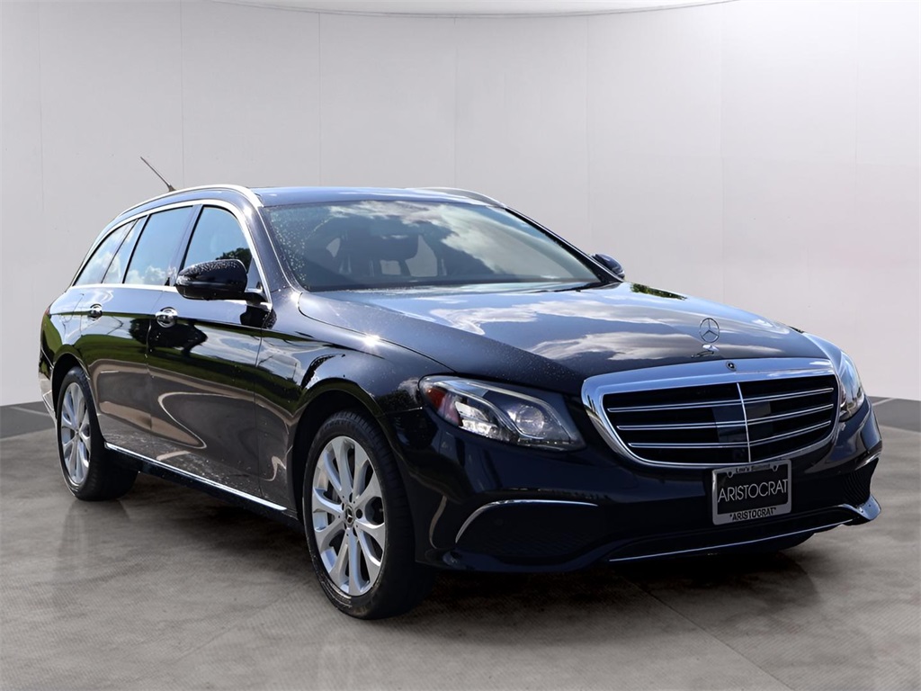 2017 Mercedes Benz E 400 4MATIC photo 3
