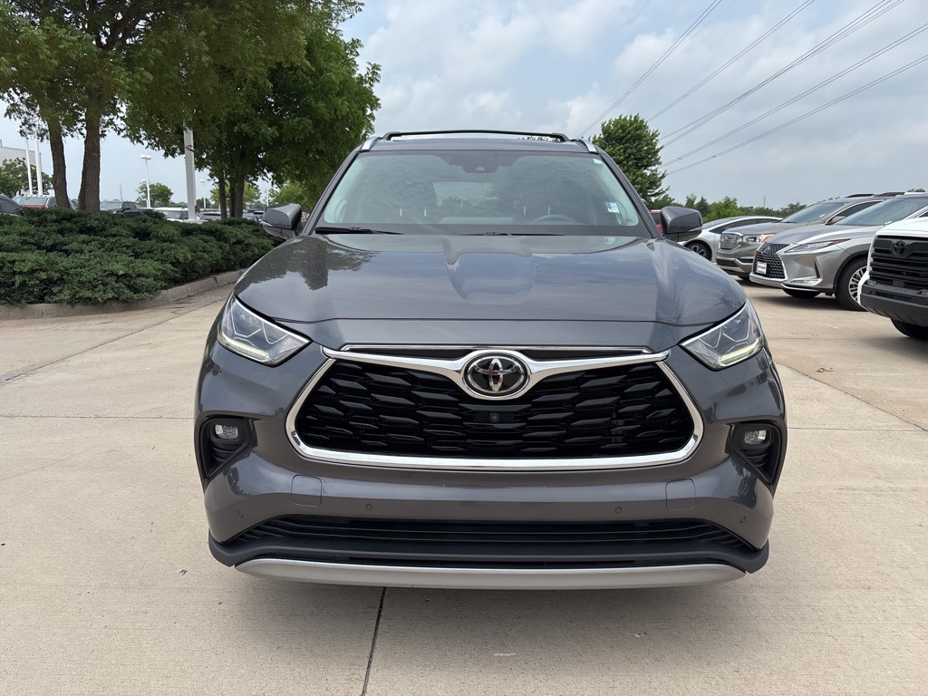 2021 Toyota Highlander Platinum photo 2