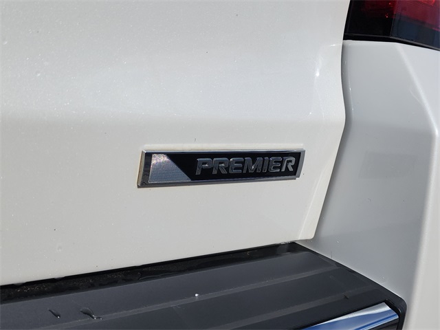 2018 Chevrolet Suburban Premier photo 4