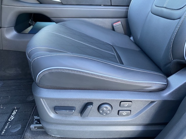 2025 Infiniti QX80 Sensory photo 16