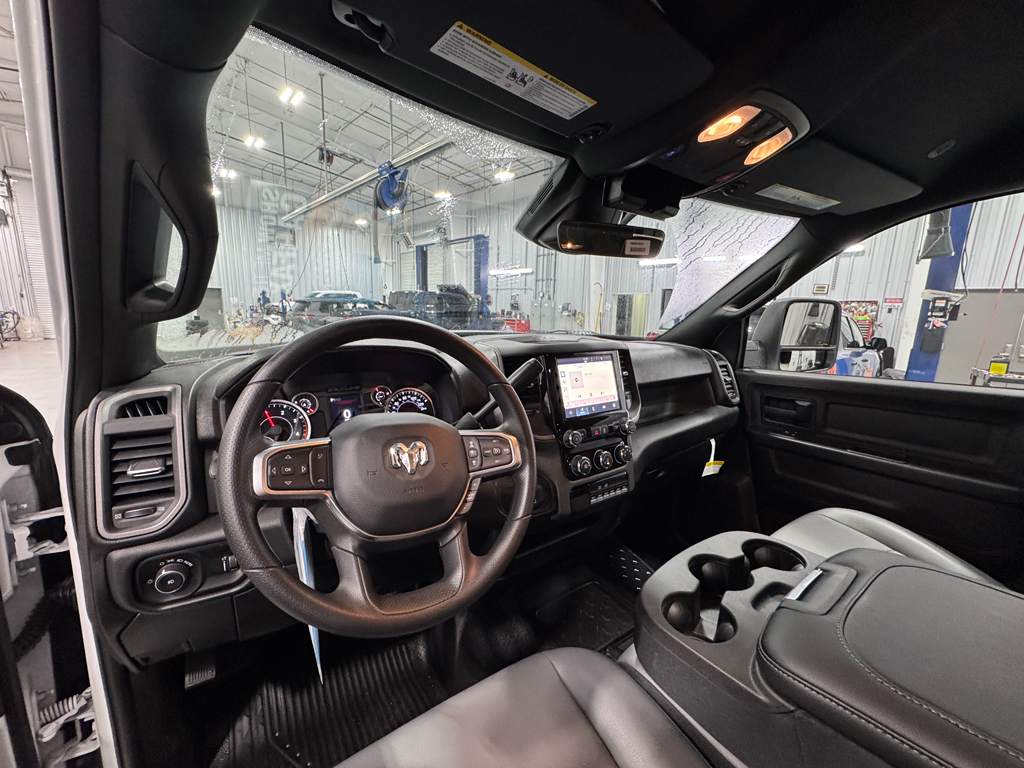 2025 Ram 3500 Tradesman photo 4