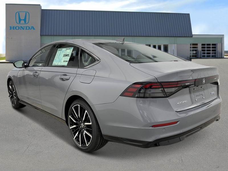 2025 Honda Accord Hybrid Touring photo 3