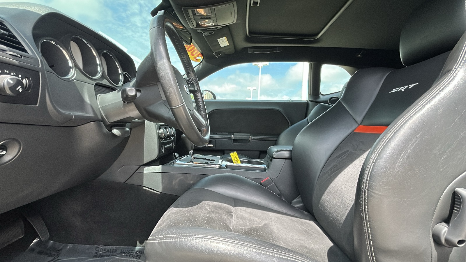 2008 Dodge Challenger SRT8 photo 10