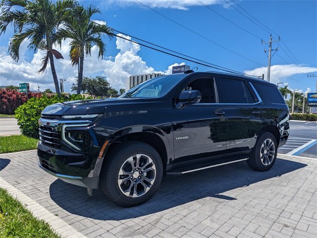 2025 Chevrolet Tahoe LS photo 4