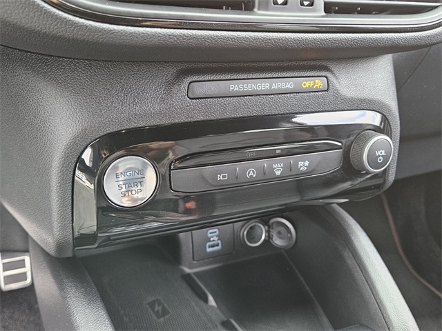 2023 Ford Escape ST-Line Select photo 24