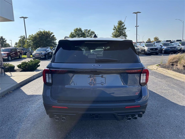 2025 Ford Explorer ST photo 3