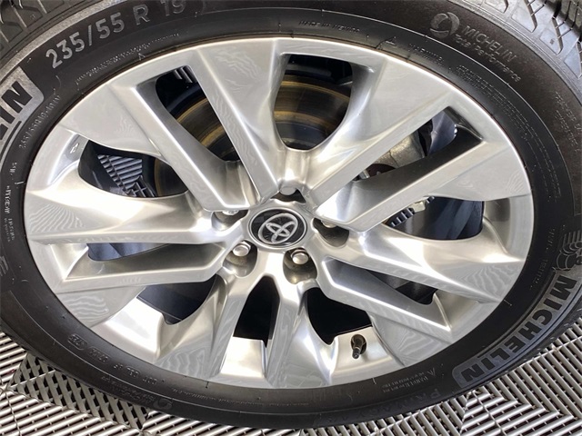 2024 Toyota RAV4 XLE Premium photo 27
