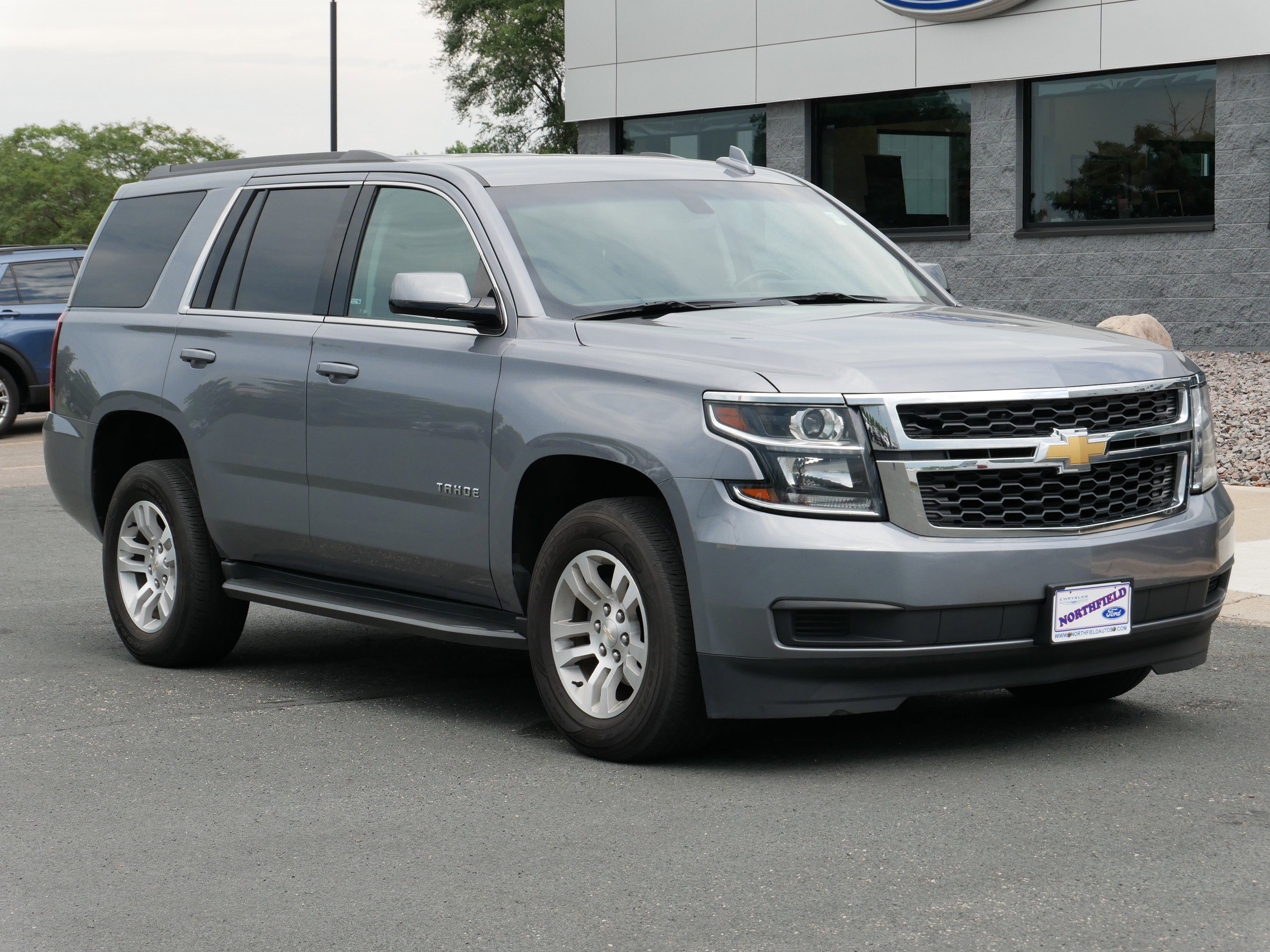 Used 2018 Chevrolet Tahoe LS with VIN 1GNSKAKC9JR262555 for sale in Northfield, Minnesota