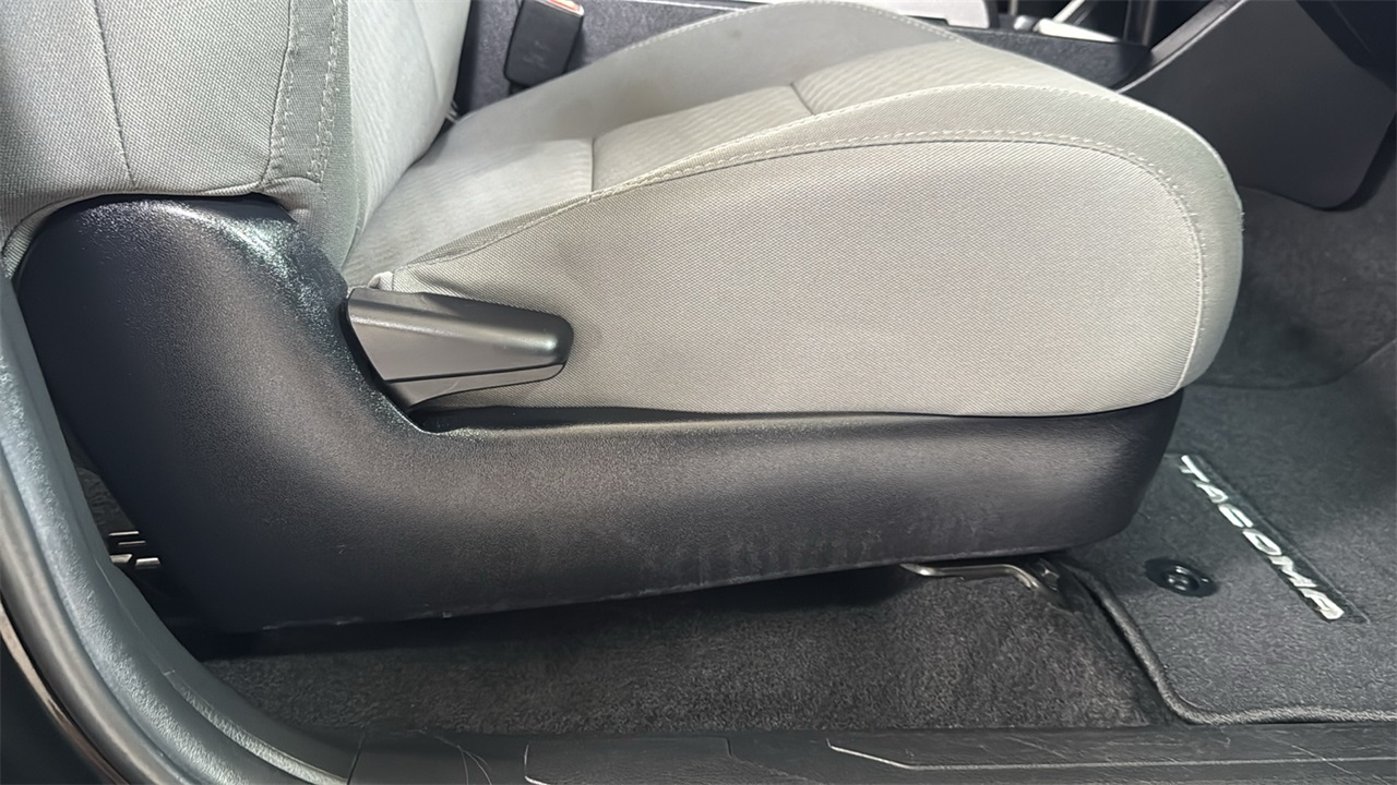 2022 Toyota Tacoma SR5 photo 20