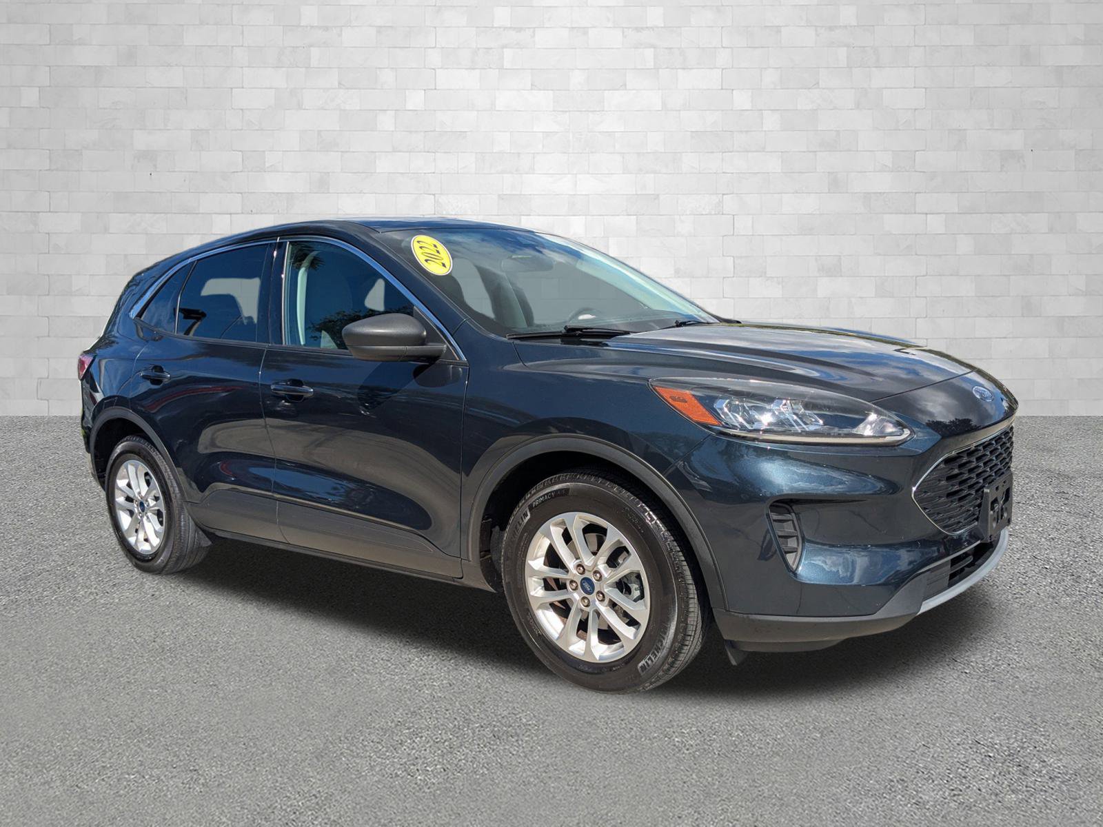 2022 Ford Escape SE's photo