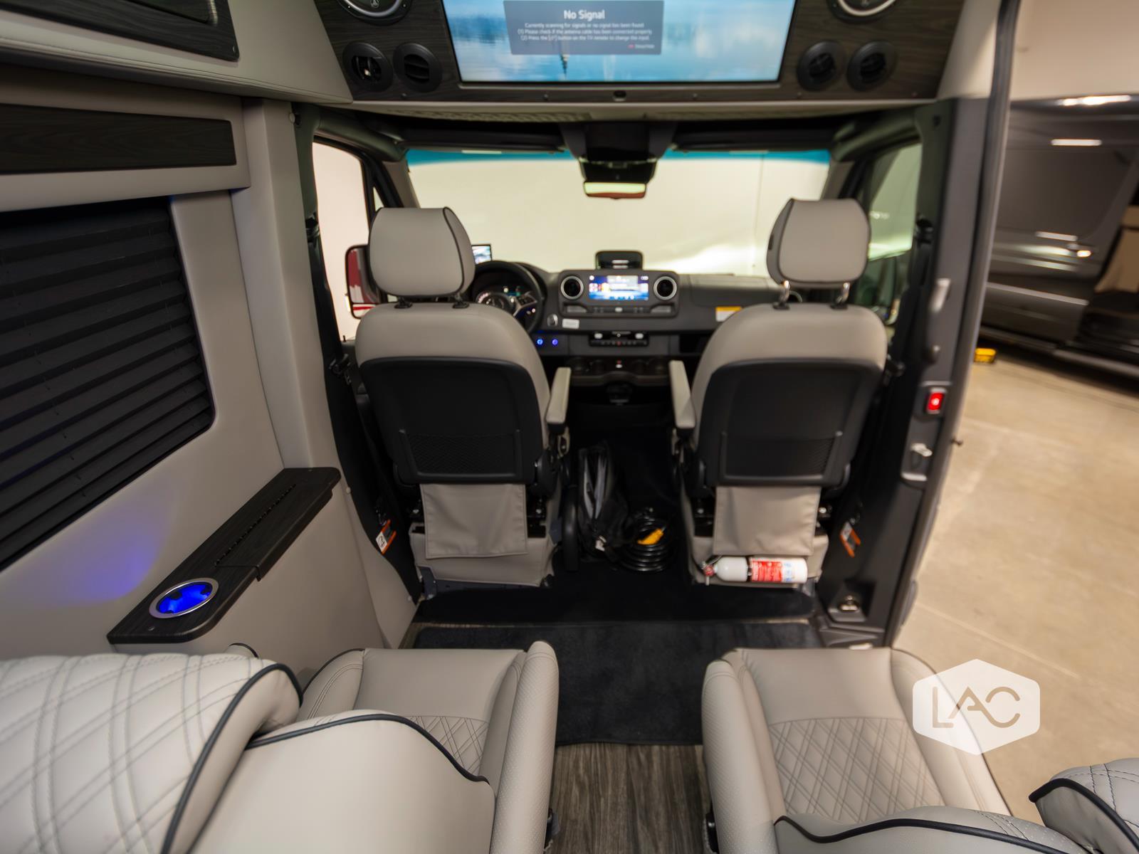 2025 Mercedes Benz Sprinter 3500 photo 12