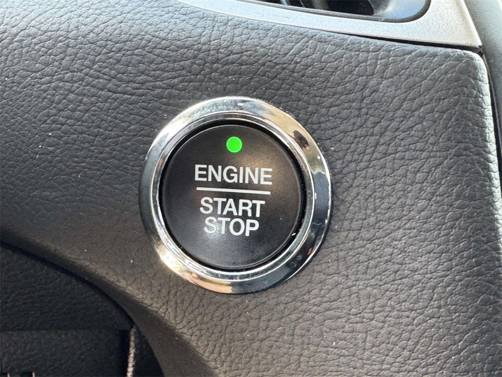 2024 Ford Edge SEL photo 6