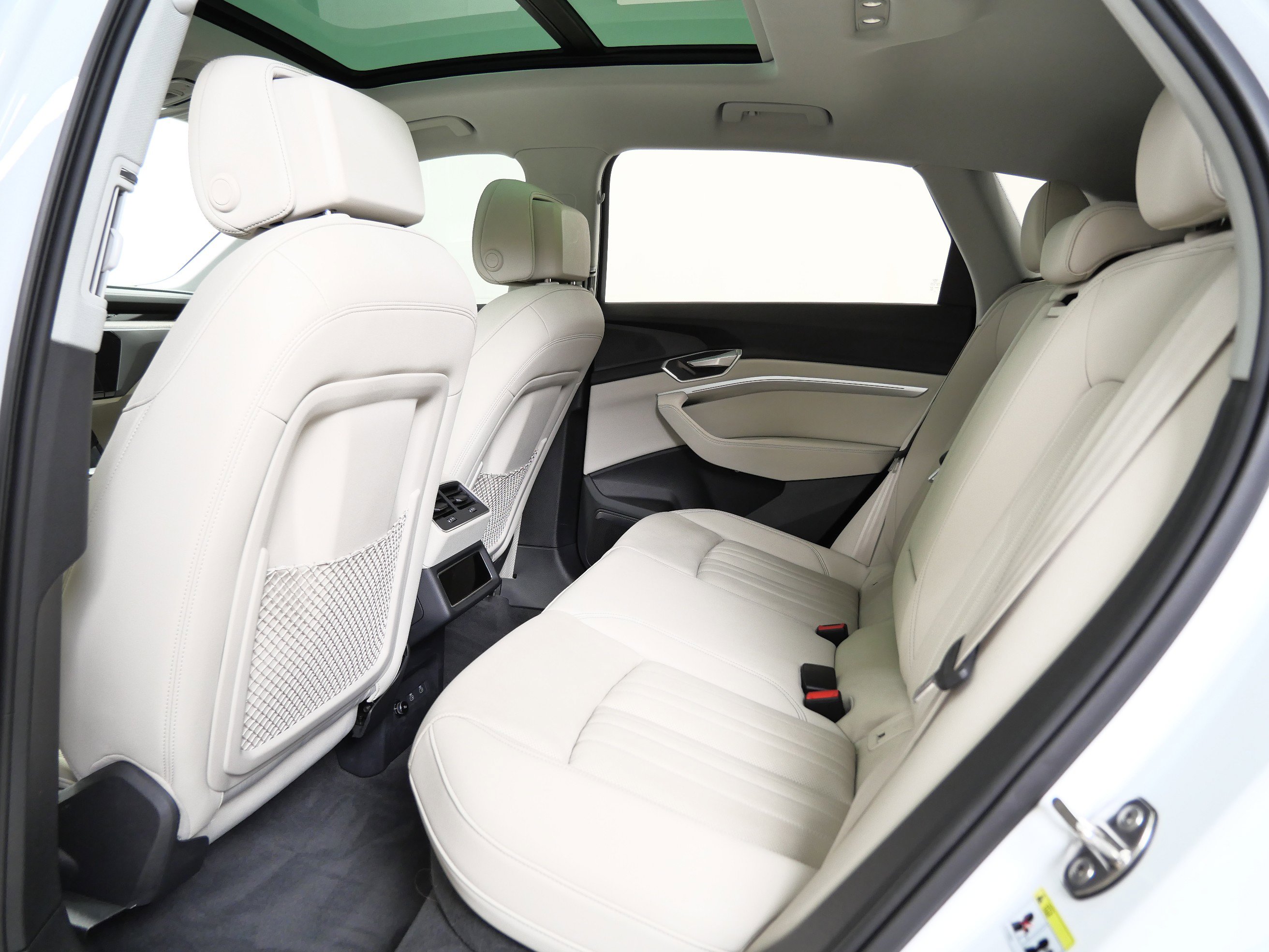 2024 Audi Q8 E-tron Premium Plus photo 14