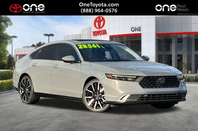 2023 Honda Accord Hybrid Touring's photo