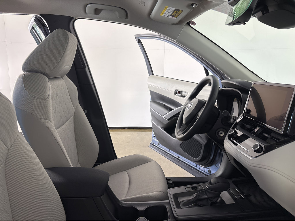 2026 Toyota Corolla Cross L photo 3