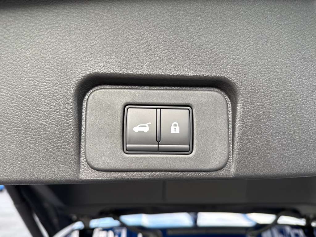 2026 Nissan Rogue SV photo 5