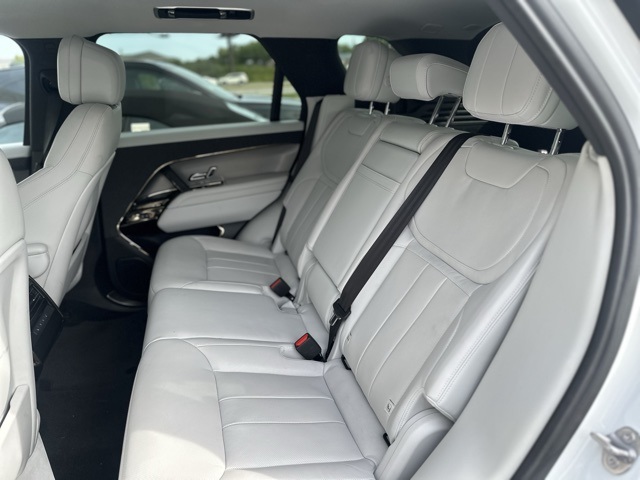 2023 Land Rover Range Rover Sport SE photo 3