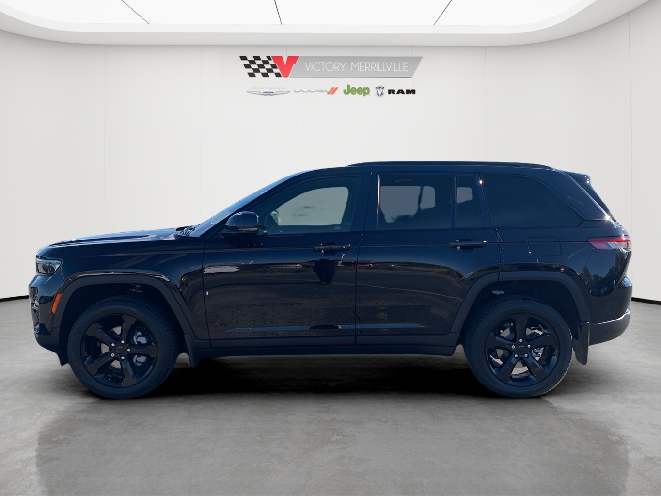 2025 Jeep Grand Cherokee Limited photo 2