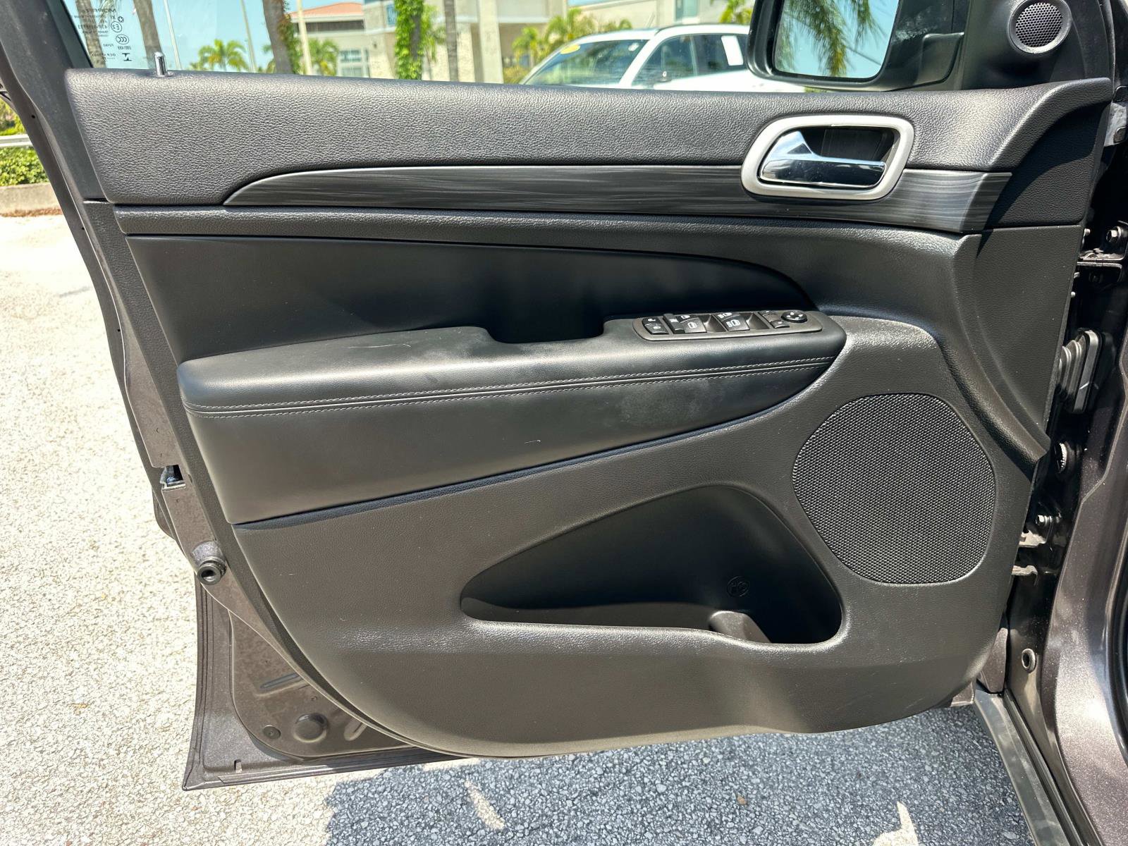 2021 Jeep Grand Cherokee Laredo E photo 14
