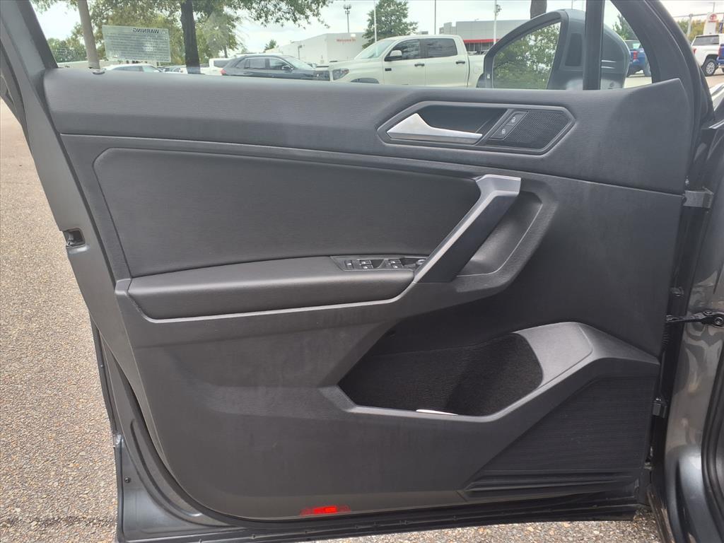 2021 Volkswagen Tiguan SE photo 12