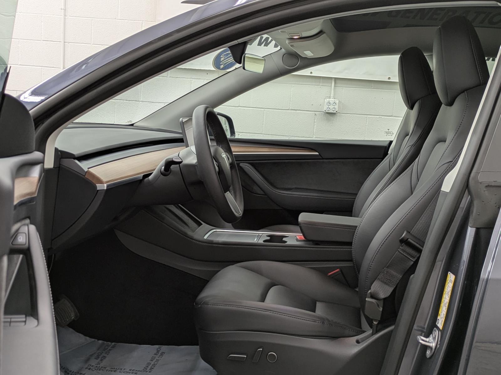 2023 Tesla Model Y Long Range photo 3