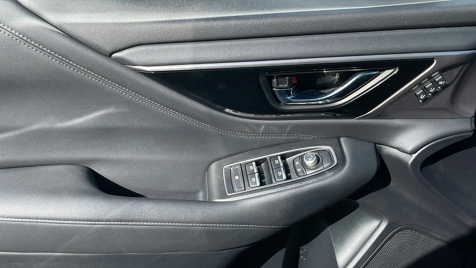 2022 Subaru Outback Limited photo 26