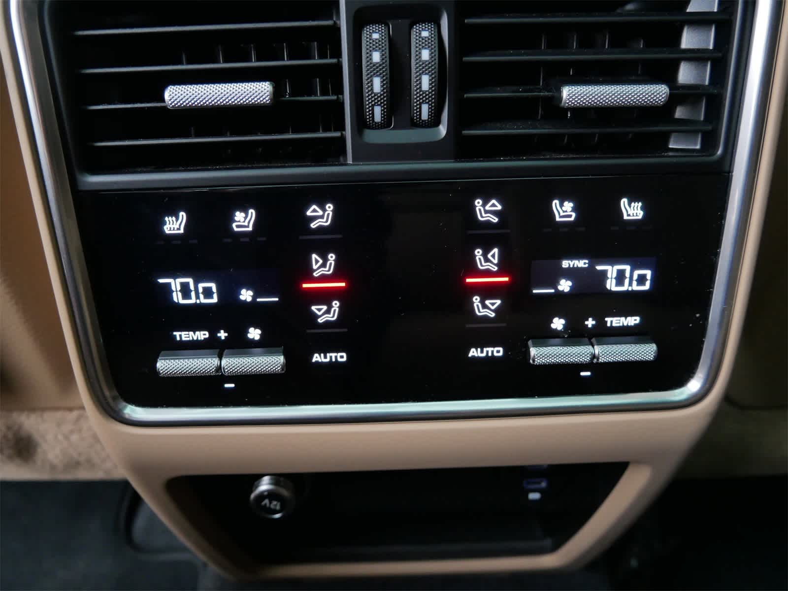 2022 Porsche Cayenne GTS photo 10