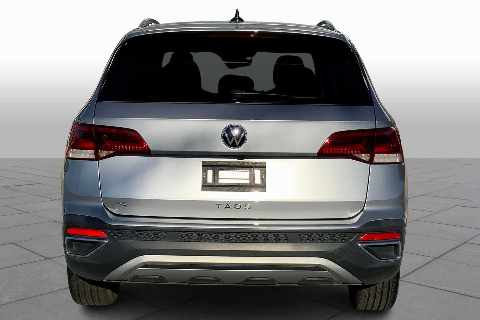2024 Volkswagen Taos SE photo 4