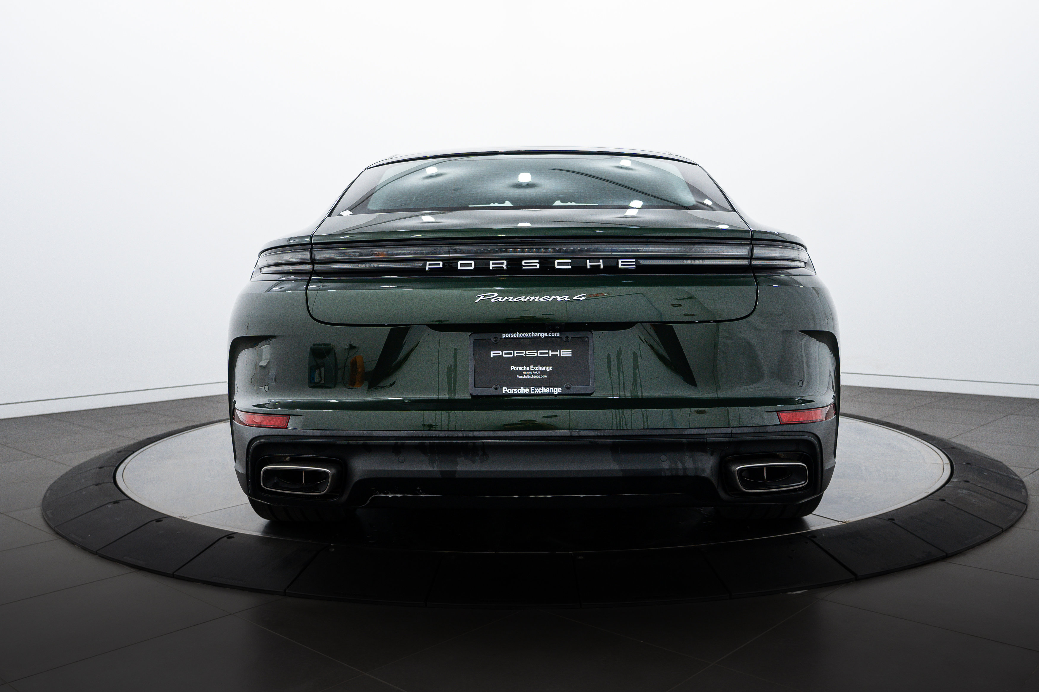 2025 Porsche Panamera 4 photo 4