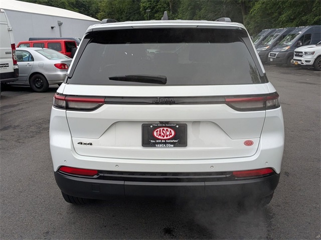 2023 Jeep Grand Cherokee Altitude photo 4