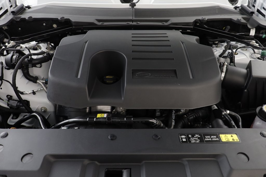 2025 Land Rover Defender 130 S photo 26