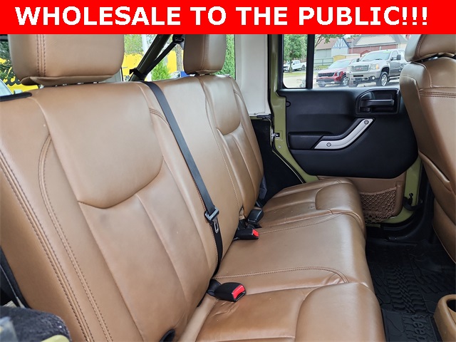 2013 Jeep Wrangler Unlimited Sahara photo 17