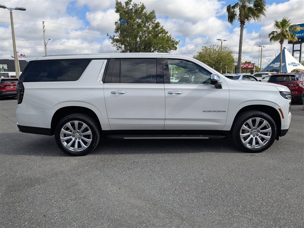 2025 Chevrolet Suburban Premier photo 3
