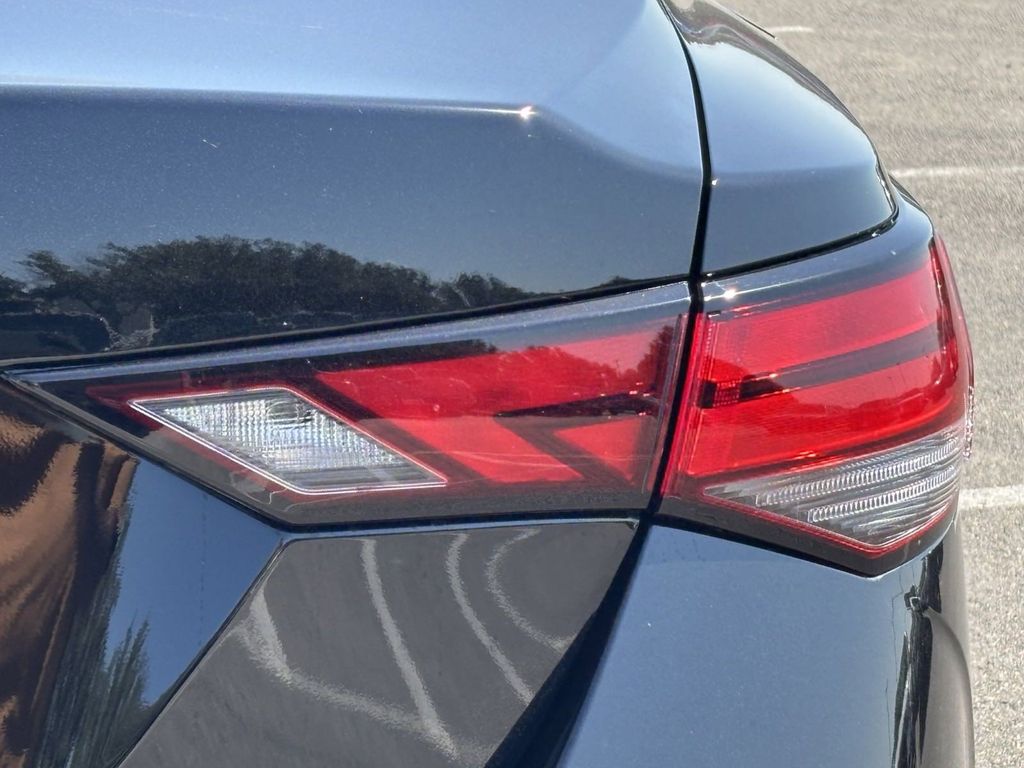 2025 Nissan Sentra SV photo 4