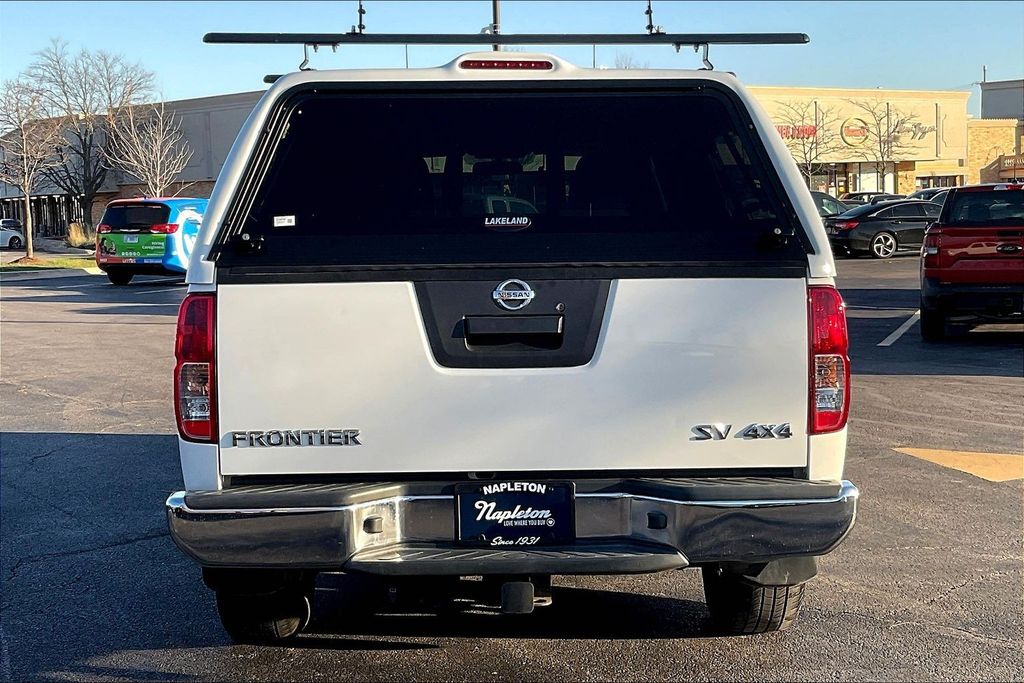 2019 Nissan Frontier SV photo 3