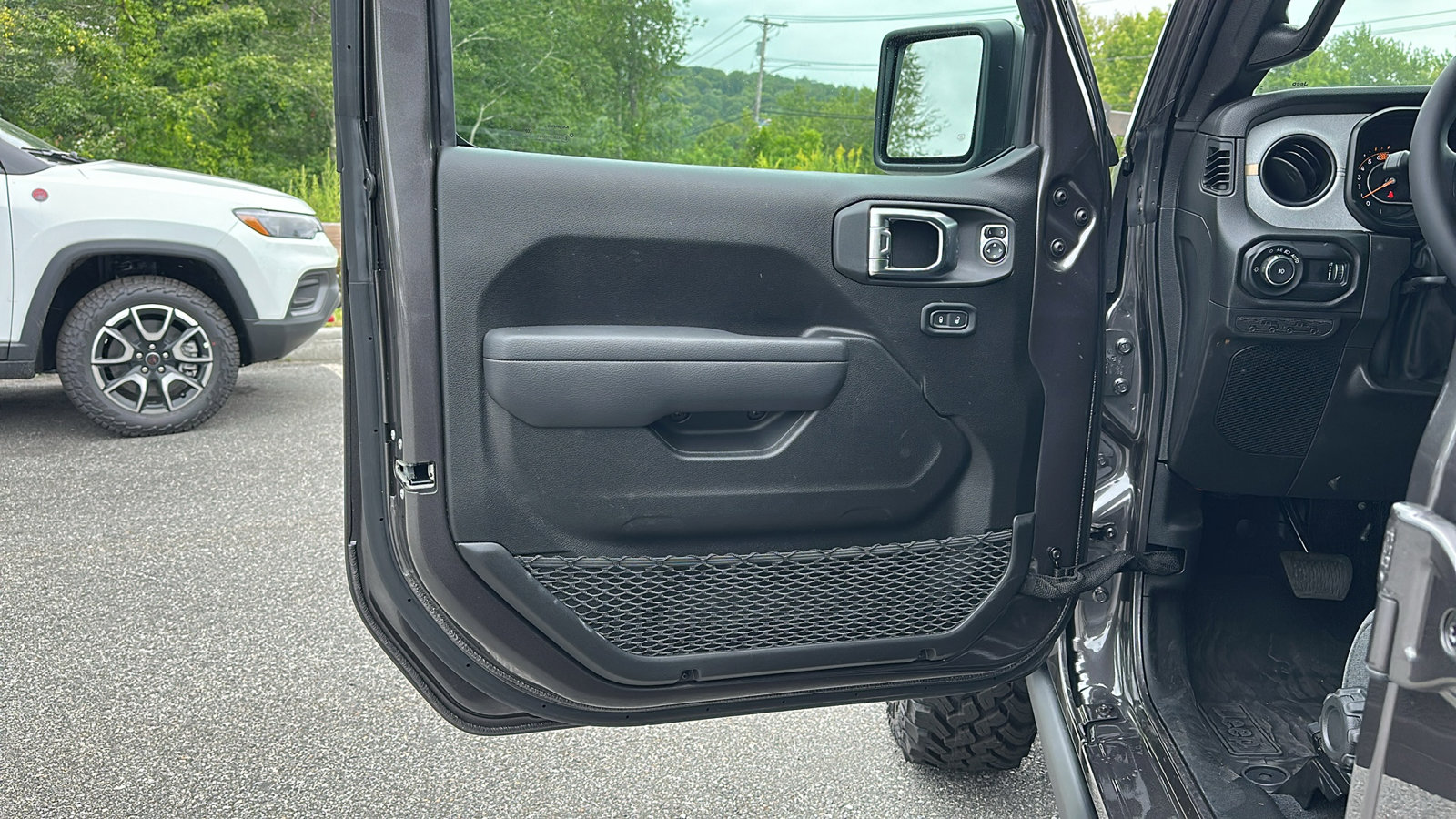 2025 Jeep Wrangler Willys photo 6