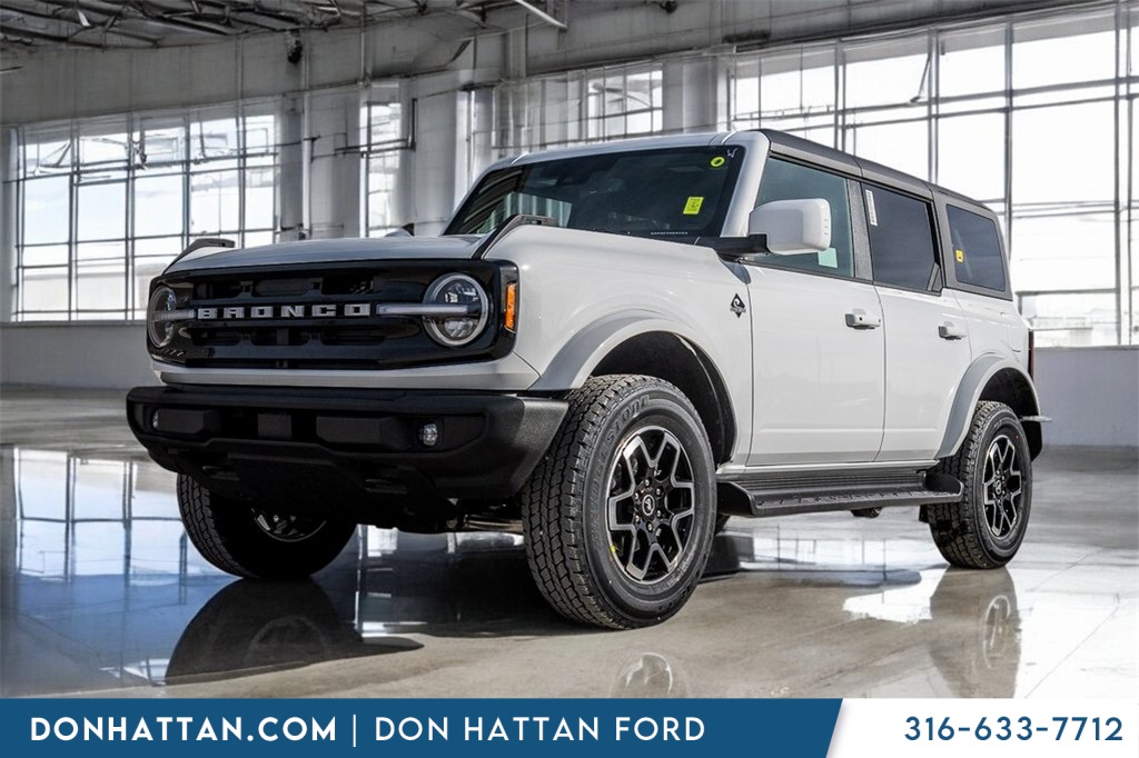 2025 Ford Bronco 4-Door Outer Banks's photo