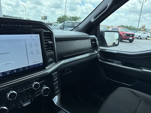 2023 Ford F-150 XLT photo 24