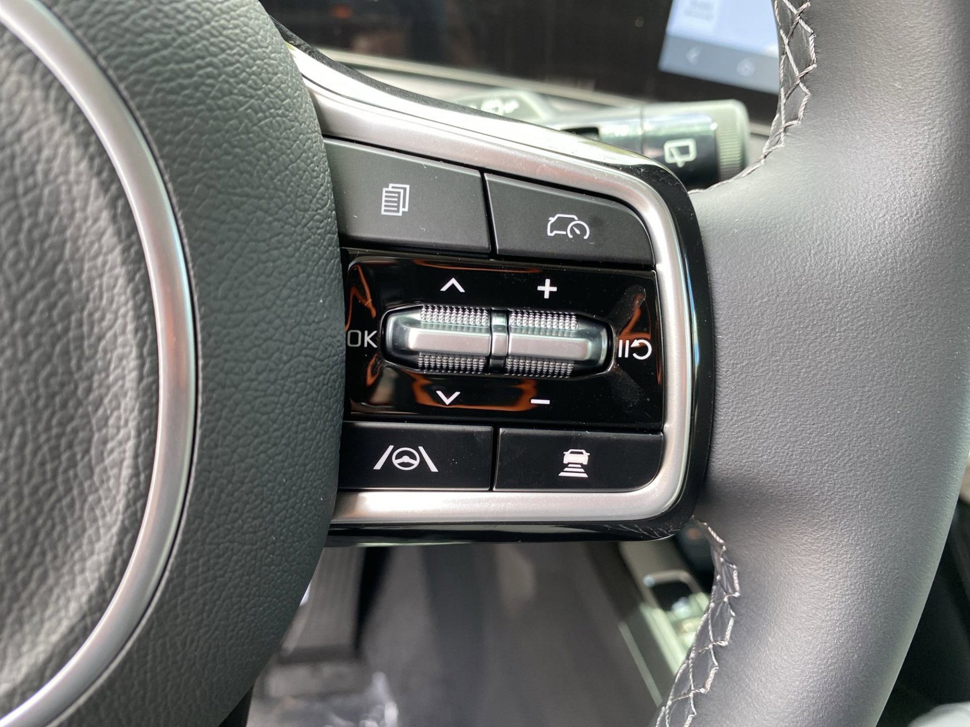 2025 Kia Sorento S photo 25