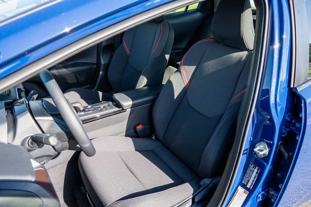 2026 Toyota Prius Plug-in Hybrid SE photo 4