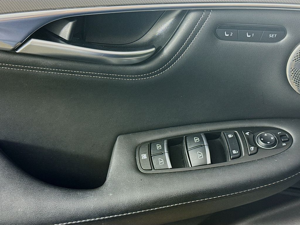 2023 Infiniti QX55 Essential photo 17