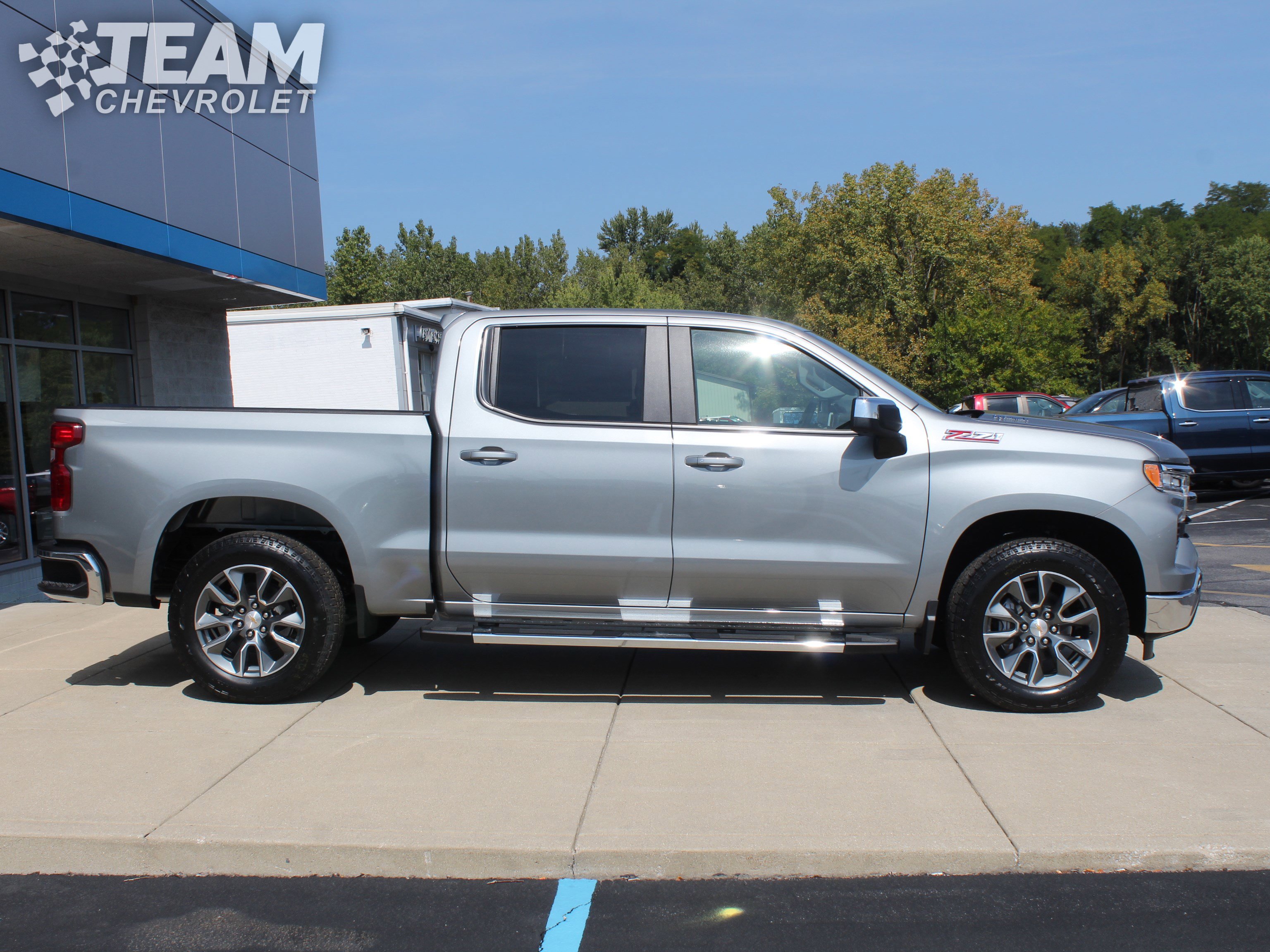 2026 Chevrolet Silverado 1500 LT photo 3