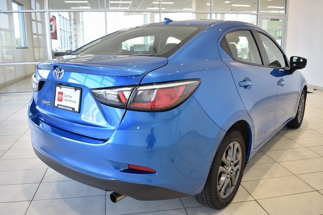 2019 Toyota Yaris LE photo 9