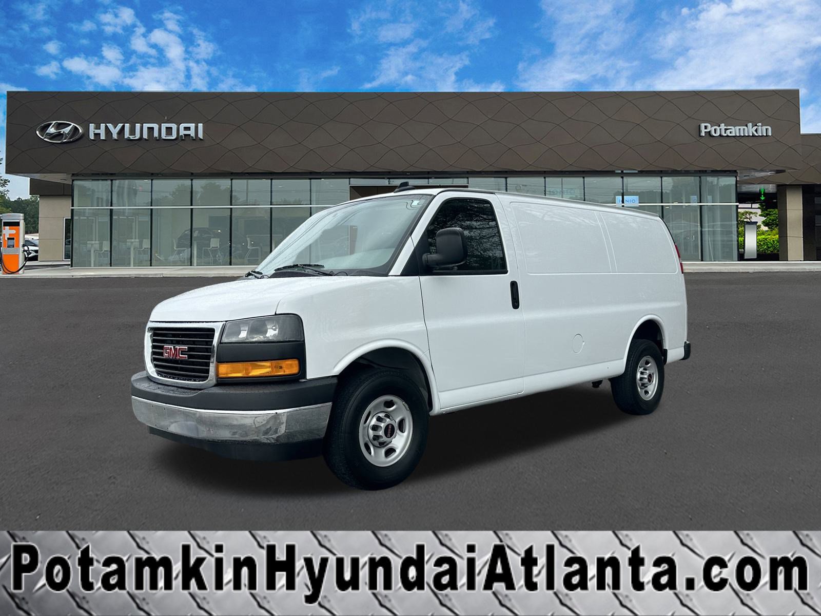 2024 GMC Savana Cargo Work Van's photo