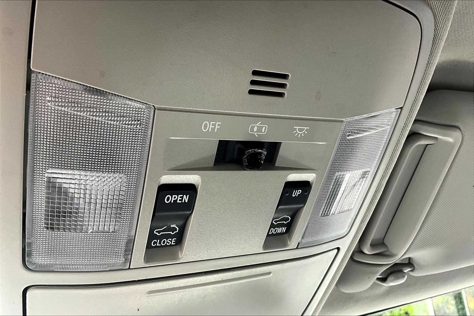 2018 Toyota RAV4 Hybrid Limited photo 33