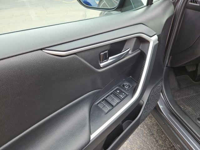 2022 Toyota RAV4 Hybrid XLE photo 20