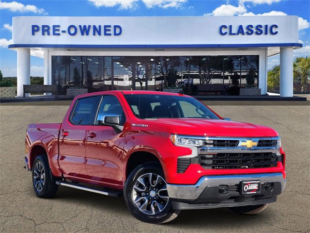 2024 Chevrolet Silverado 1500 LT's photo